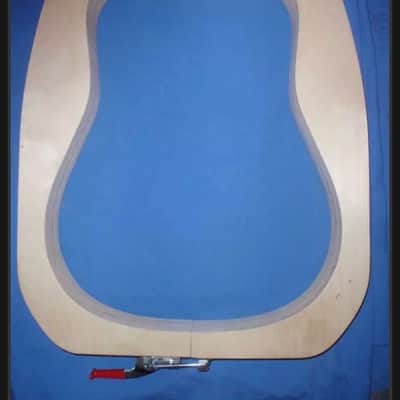 blues creek martin body mold and spreader image 1