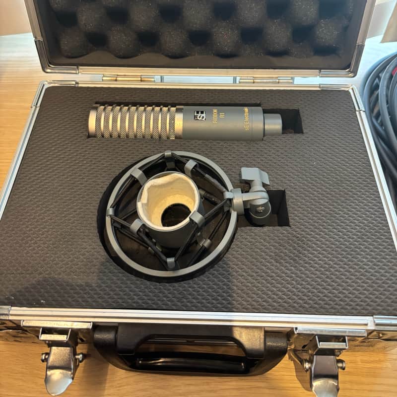 2011 – 2014 sE Electronics R1 Ribbon Microphone Blue