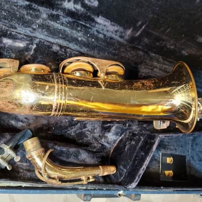 Vito Alto Saxophone with case and accessories, Good condition with significant wear image 8
