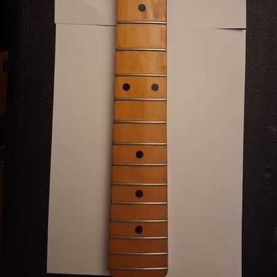 Music Man Saber/Stingray 1976-1988 - Nitrocellous image 4