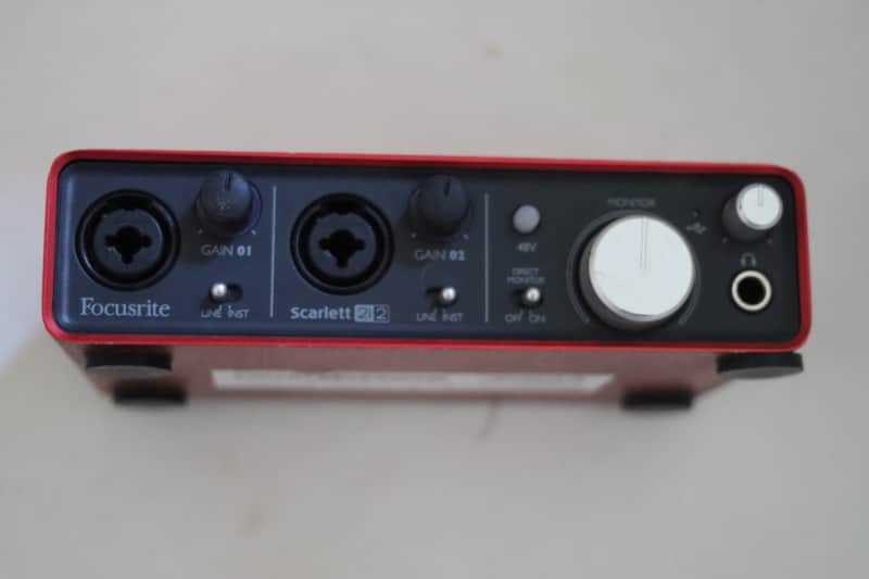 Focusrite Focusrite Scarlett 2i2 Audio Interface 1st Generation Red 2015 - Red image 1