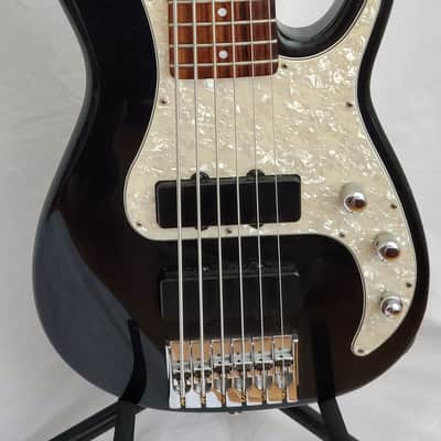 Peavey Axcelerator 6-string Bass image 5