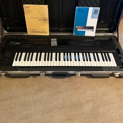 Roland JV-80 61-Key Multi-Timbral Synthesizer May 1993 - SKB Hard Road Case, 512 memory card, sustain pedal