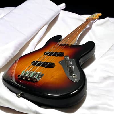 Fender Jaco Pastorius Fretless Jazz, 3-Tone Sunburst w/ Pau Ferro image 3