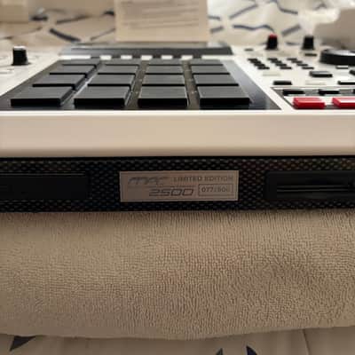 Akai MPC2500 SE Music Production Center image 4