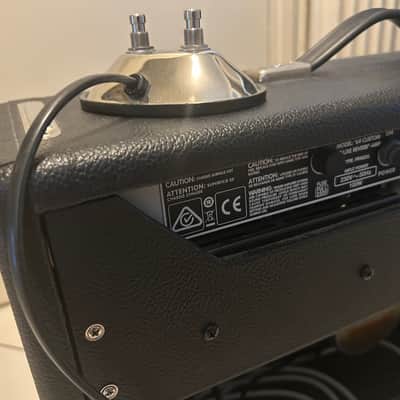 Fender '64 Custom Deluxe Reverb-Amp imagen 3