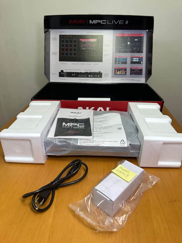 AKAI MPC Live II, Great condition hardly used, Packaging included, Free Shipping image 1