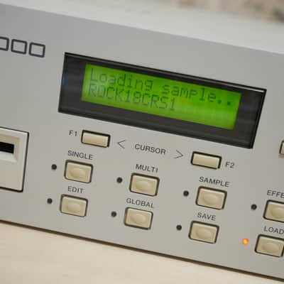Akai • S2000 Sampler (1995) *Complete in Box* w/floppies image 18