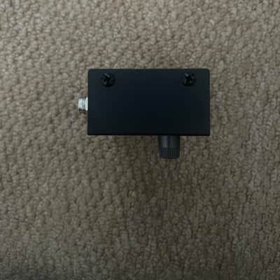 Behringer Micromon MA400 Monitor Headphone Amplifier 2007 - Present - Standard image 3