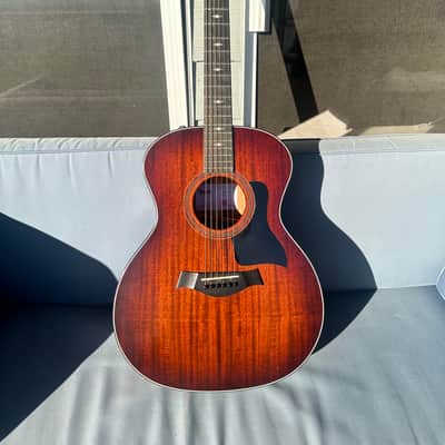 Taylor Guitar 324e 2014 - 2015 - Natural image 2