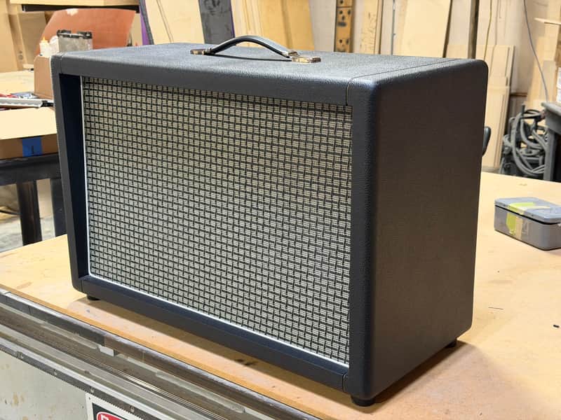 Immagine VBoutique USA/Scumback Modern Vintage Marshall Style 2x12 Ext. Cab - 1