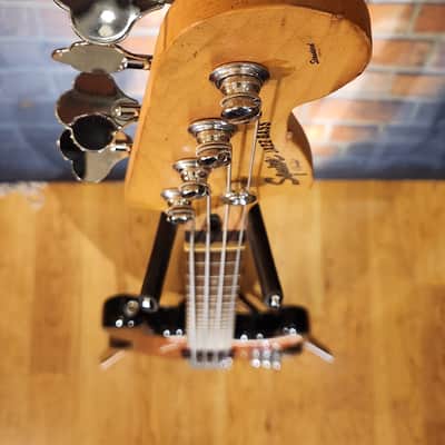 Squier 2006 Affinity Jazz Bass Red Burst image 5