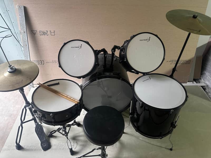 Rocket Music A rocket star 2018 - 5 Piece 22in Drum Kit In Black image 1