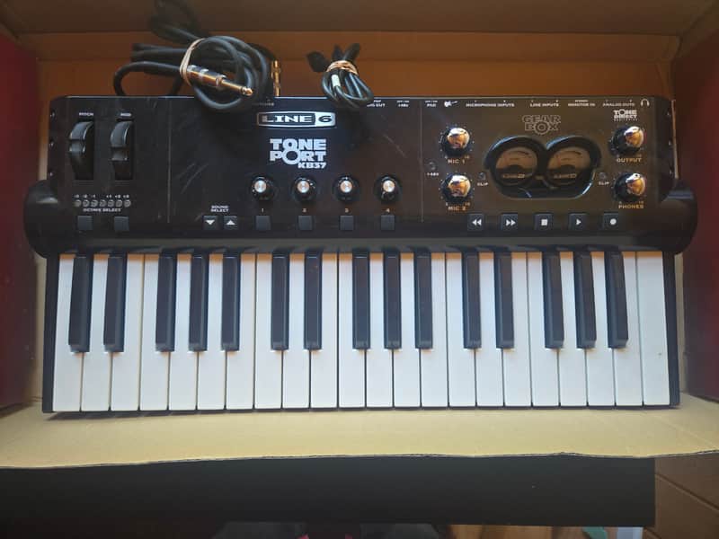 Line 6 POD Studio KB37 USB 2010s - Black image 1