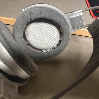 Sony MDR-F1 Open Back Headphones image 3