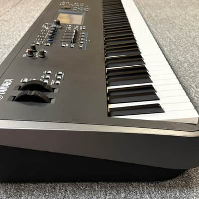 Yamaha MODX8 88-Key Synthesizer Workstation – Excellent Condition – Includes Official Wheeled Soft Case ($499 Value) image 20