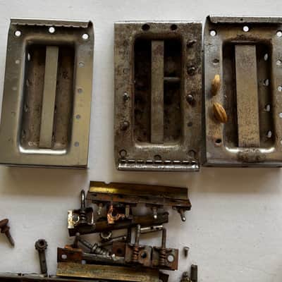 Fender deluxe, t-8, d-8. dual professional 1949-1955 - tuner baskets + parts image 2