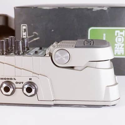 Lot of 6 damaged pedals for repair image 18