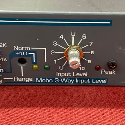 Ashly XR-1001 Stereo Two-Way / Mono 3-Way Active Crossover 1990's image 10