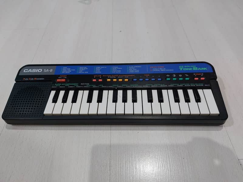 Casio SA-8 32-Key Mini Synthesizer 1990s - Black image 1