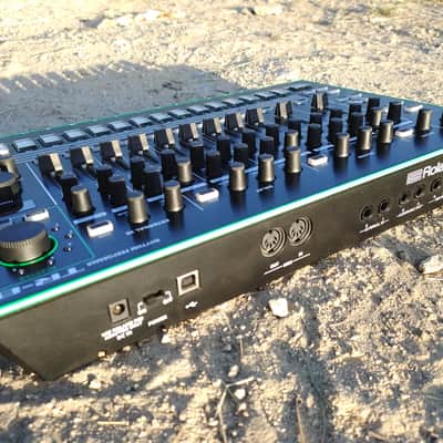 Roland TR8, parfait état image 3