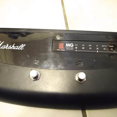 Marshall Mg 100 Hcfx image 6