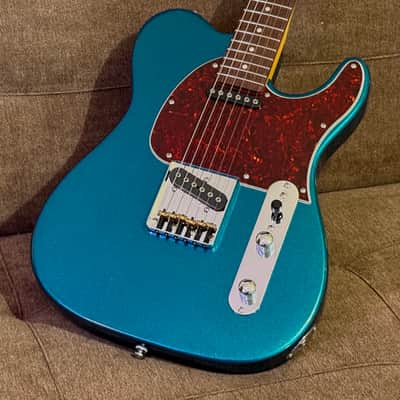 G&L Tribute Series ASAT Classic with Rosewood Fretboard 2025 Model in Emerald Blue image 3