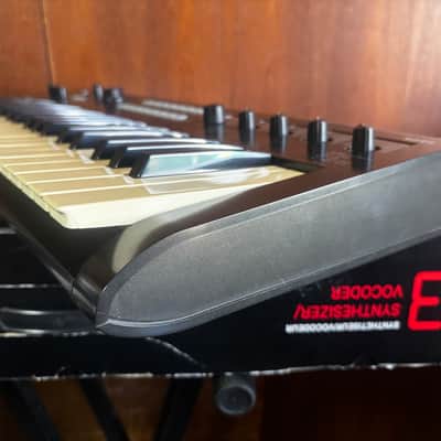 Korg R3 SYNTHESIZER/VOCODER w/box, mic, power supply Radias image 8