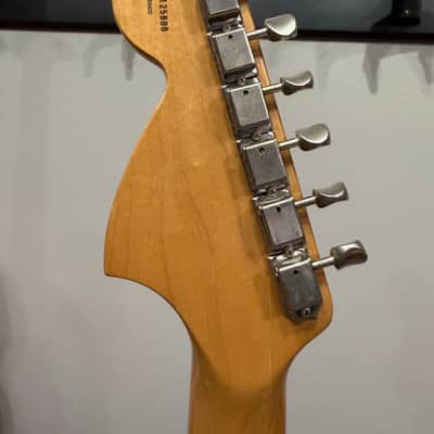 Fender Tom DeLonge Artist Series Signature Stratocaster 2002 - Daphne Blue image 17
