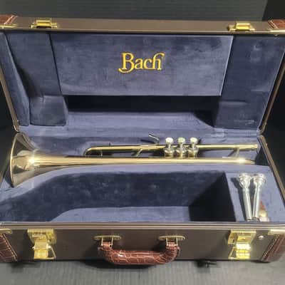Bach Stradivarius 43G Bell Trumpet, 2 Mouthpieces &2 handle hardwood case. - Clear Lacquer image 23