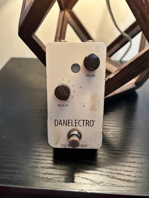 Danelectro The Breakdown