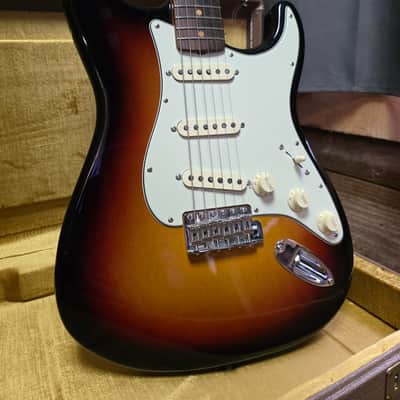 Fender American Vintage II 1961 Stratocaster (Pre-Owned) - 3-Color Sunburst w/ Case image 6