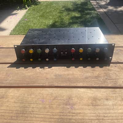 GML 8200 Dual-Channel 5-Band Parametric Equalizer image 1