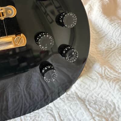 Gibson Les Paul Studio ‘96-‘98 - Black and Gold **w/ soft case** image 4