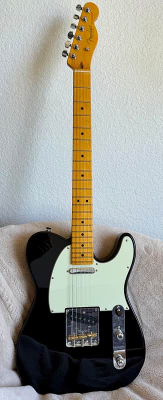 Fender American Professional II Telecaster with Maple Fretboard 2025 - Black image 1