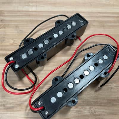 Wilkinson AlNiCo 5 Jazz Bass Pickup Pair - Black image 3