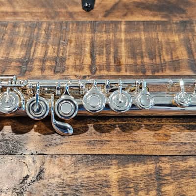 Yamaha YFL-372 Intermediate Flute with C-Footjoint 2010s - Silver-Plated, Open hole with removable plugs, gold plated silverhead 925 mouthpiece image 3