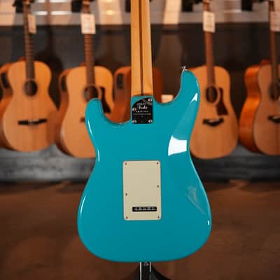 Fender American Professional II Stratocaster with Maple Fretboard 2020 - Present - Miami Blue image 8