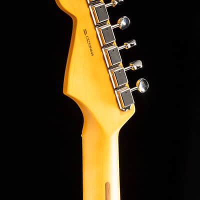 Fender American Professional Classic Stratocaster 3 Color Sunburst image 8