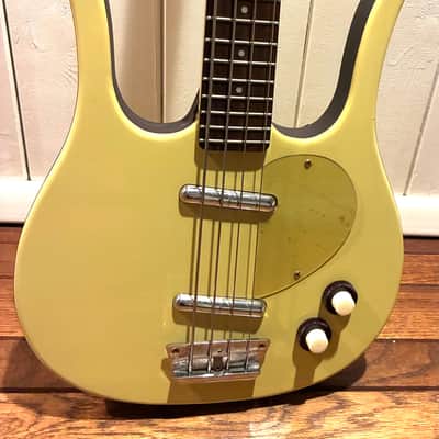 Danelectro Longhorn Bass MIK Late 90s - Yellow with brown sides image 2