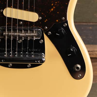 1993 Fender MG-69 Mustang - Vintage White image 4