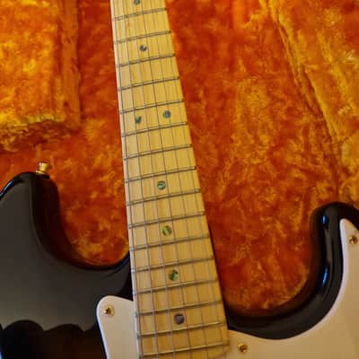 Fender 50th Anniversary American Deluxe Stratocaster 2004 - Sunburst image 2