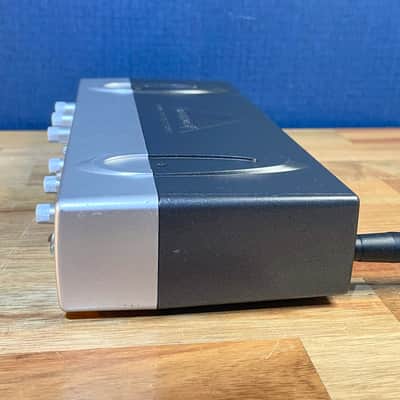 Behringer Minimix Mix800 Ultra-Compact Karaoke Processor with Voice Canceller and Echo/Reverb Effects image 2