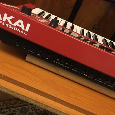 Akai MPC KEY 37 from 2024, Absolutely New with Accesories/Manual in Original box image 9