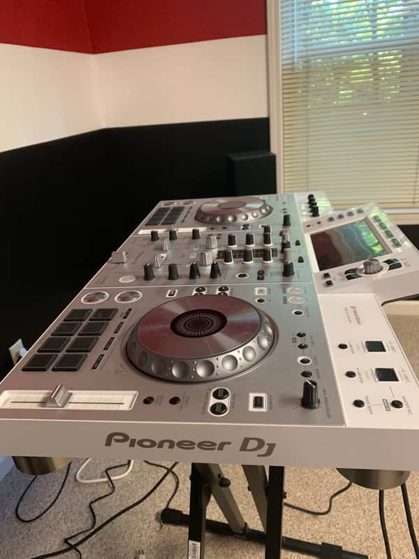 Pioneer XDJ-RX2 (WHITE) WITH MAGMA CARRY CASE 2019 | Reverb