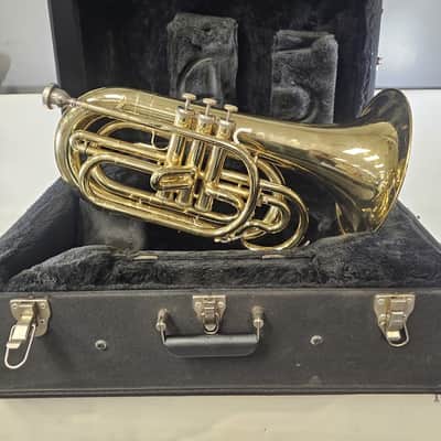 Dynasty Marching Baritone - Gold Laquer image 1