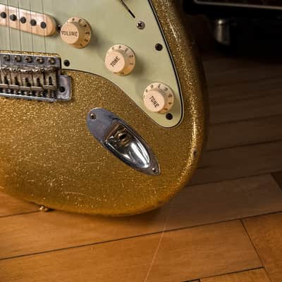 2005 Fender 64 Greg Fessler Strat Gold Sparke Masterdesign image 10