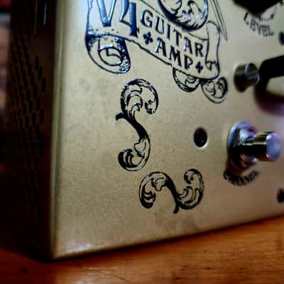 Victory Amps V4 The Sheriff 2-Channel 180-Watt Hybrid Guitar Amp Pedal 2022 - Present - Gold image 3