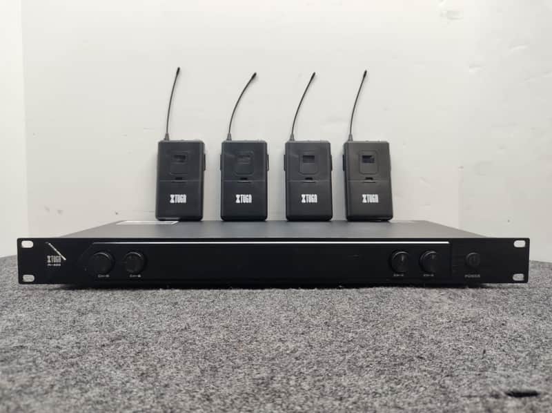 xTuga A400 4-Channel UHF Wireless Microphone System 2020's - Black image 1