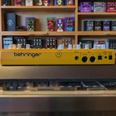 Behringer TD-3 Analog Bass Synth  *Excellent Condition* image 4